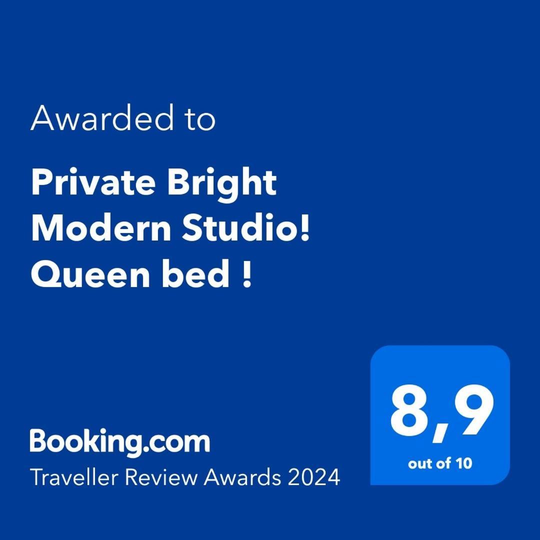 Private Bright Modern Studio! Queen Bed ! Victoria Exteriér fotografie