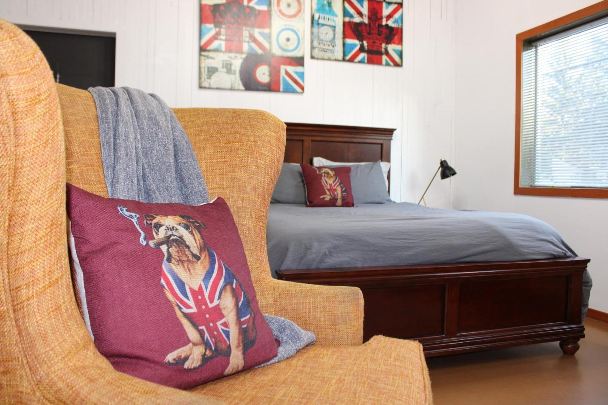 Private Bright Modern Studio! Queen Bed ! Victoria Exteriér fotografie